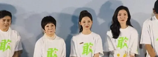 陈思诚《10间敢死队》北京首映，儿子朵朵登台点评父亲导演手法 | 细节速览