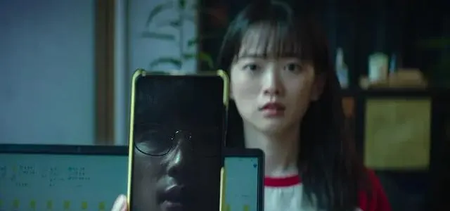 申惠善主演悬疑新作《她死了》2024年上线 倒叙结构与表演张力成讨论焦点 | 资讯配图