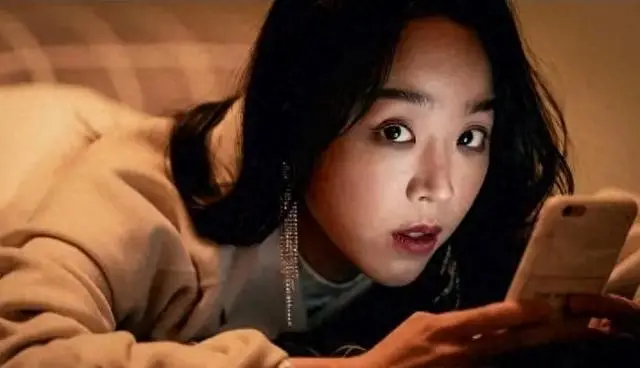 申惠善主演悬疑新作《她死了》2024年上线 倒叙结构与表演张力成讨论焦点 | 细节速览
