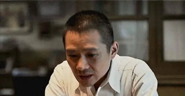 江德福频繁蹭饭老丁家背后的资源置换逻辑 | 细节速览 江德福频繁蹭饭老丁家背后的资源置换逻辑 | 细节速览